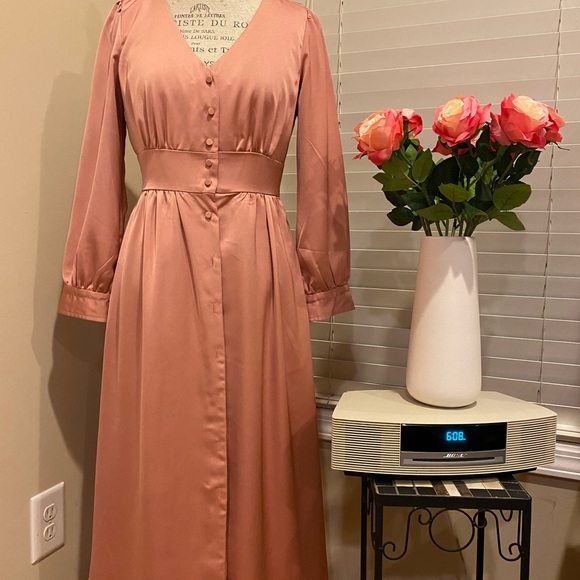 Brand new J crew dress! Very flattering! - Picture 2 of 4